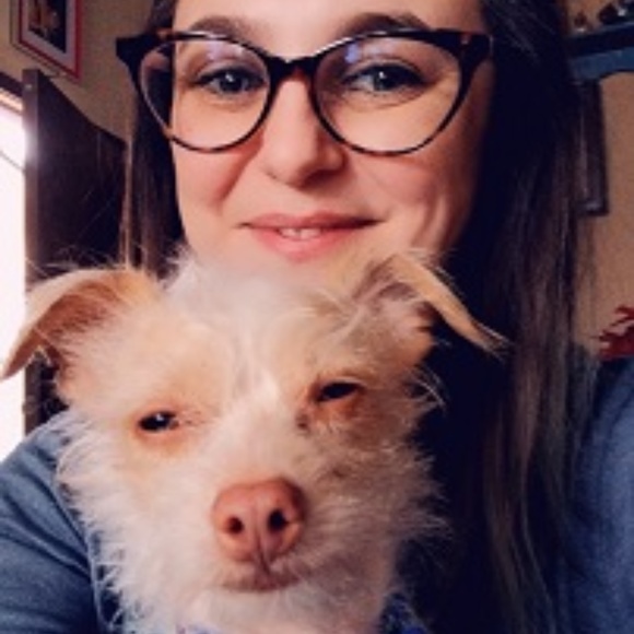 Meet your Posher, Karla - Picture 2 of 4